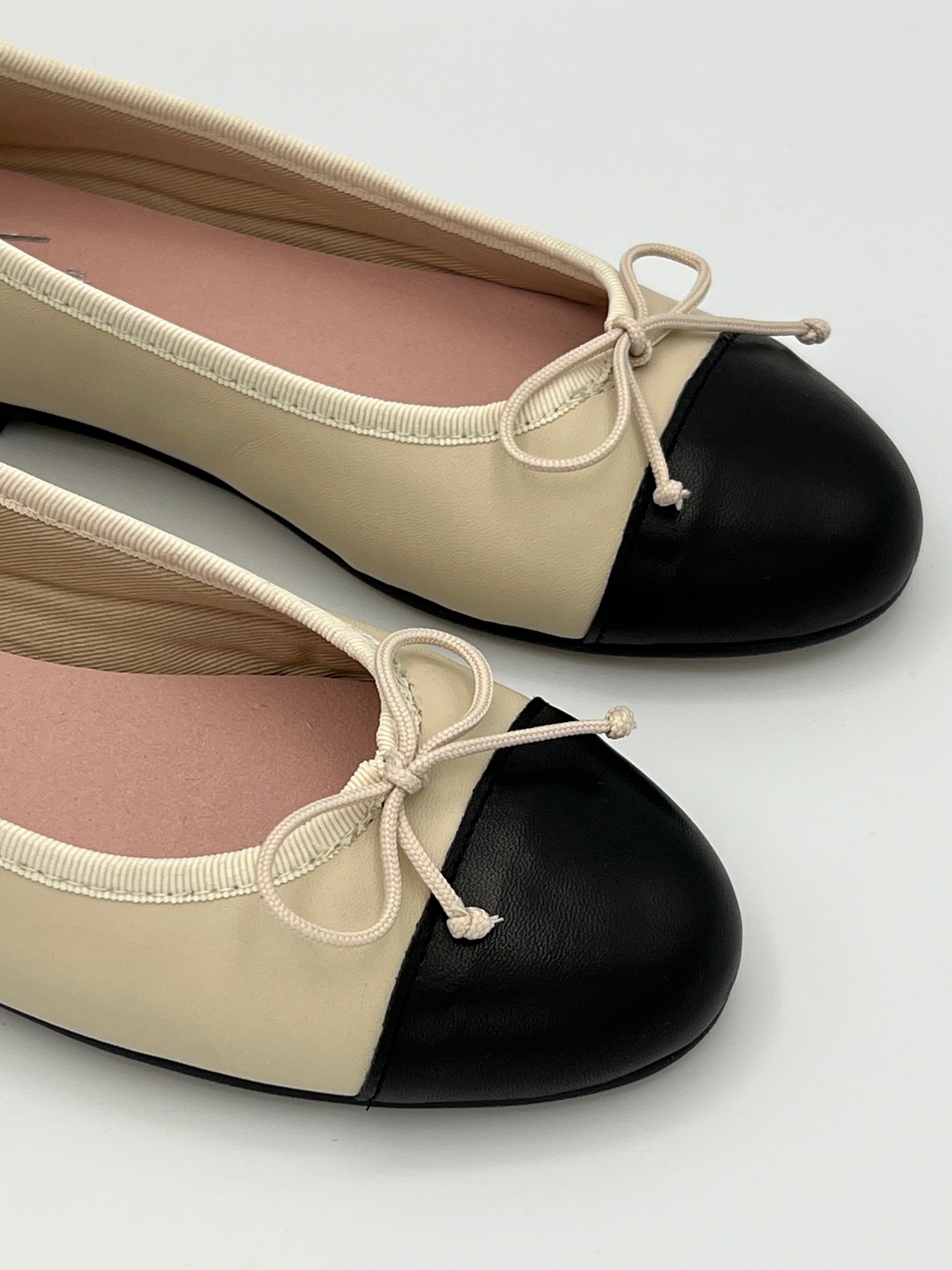 Cap toe Beige Black Ballet Flat